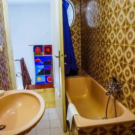 Storico Palazzo Di Con Abbonamento Auto *