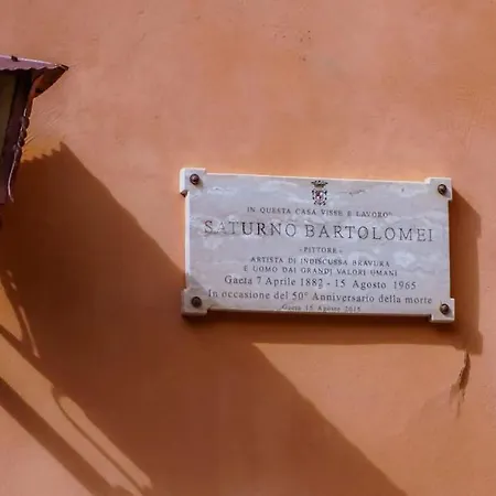Storico Palazzo Di Con Abbonamento Auto