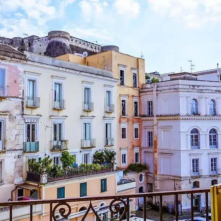 Storico Palazzo Di Con Abbonamento Auto 아파트