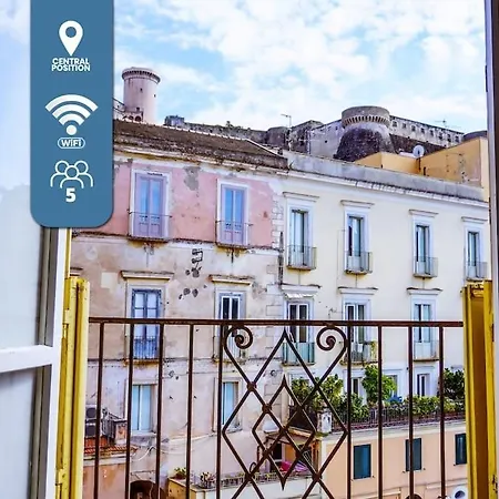 Storico Palazzo Di Con Abbonamento Auto *