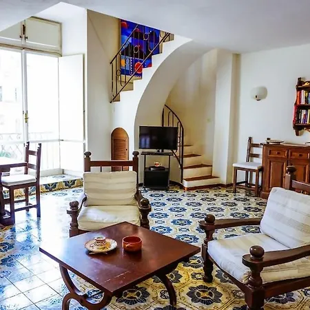 Storico Palazzo Di Con Abbonamento Auto